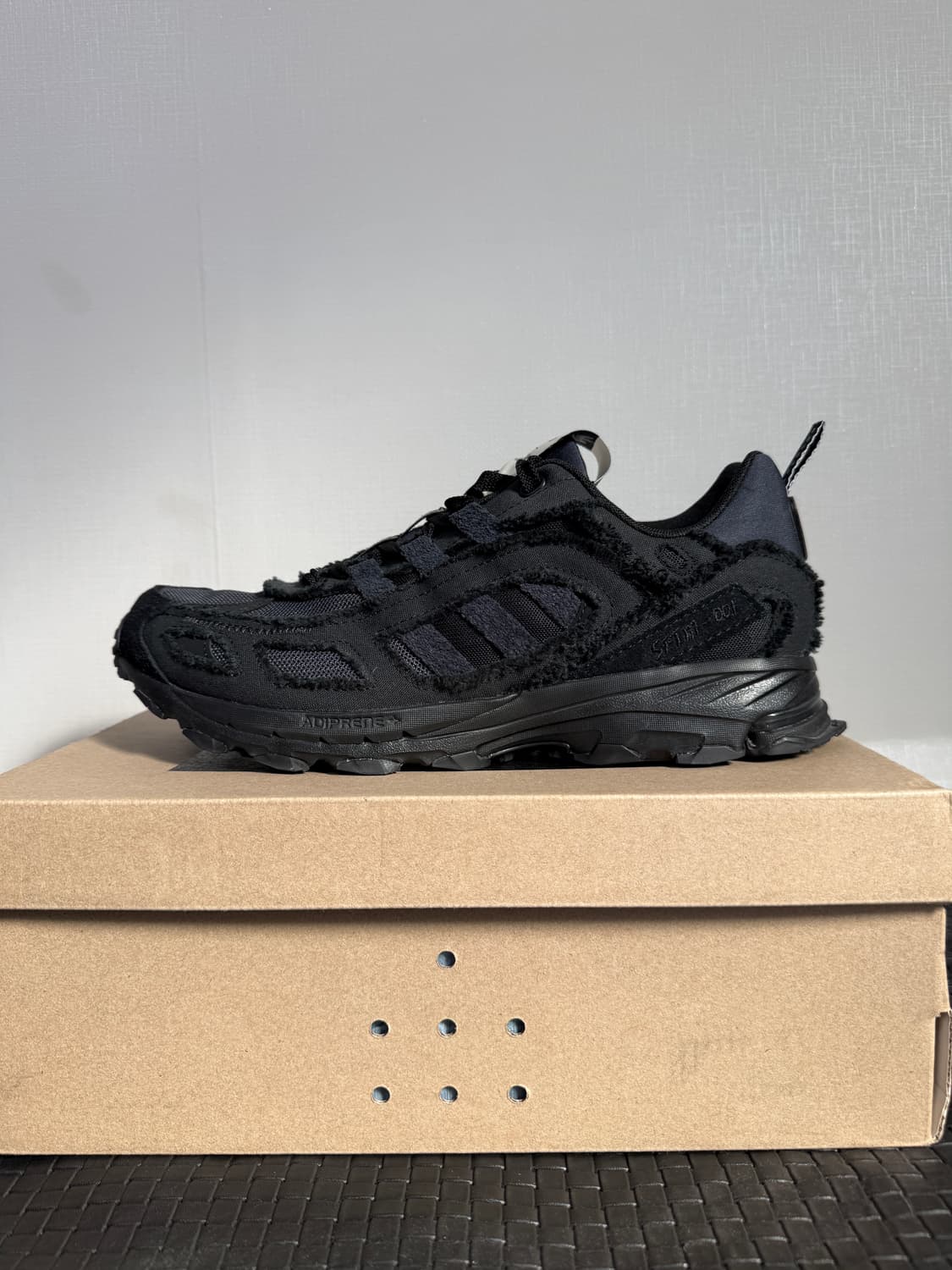 아디다스 X 송포더뮤트 쉐도우터프 블랙 상품이미지5