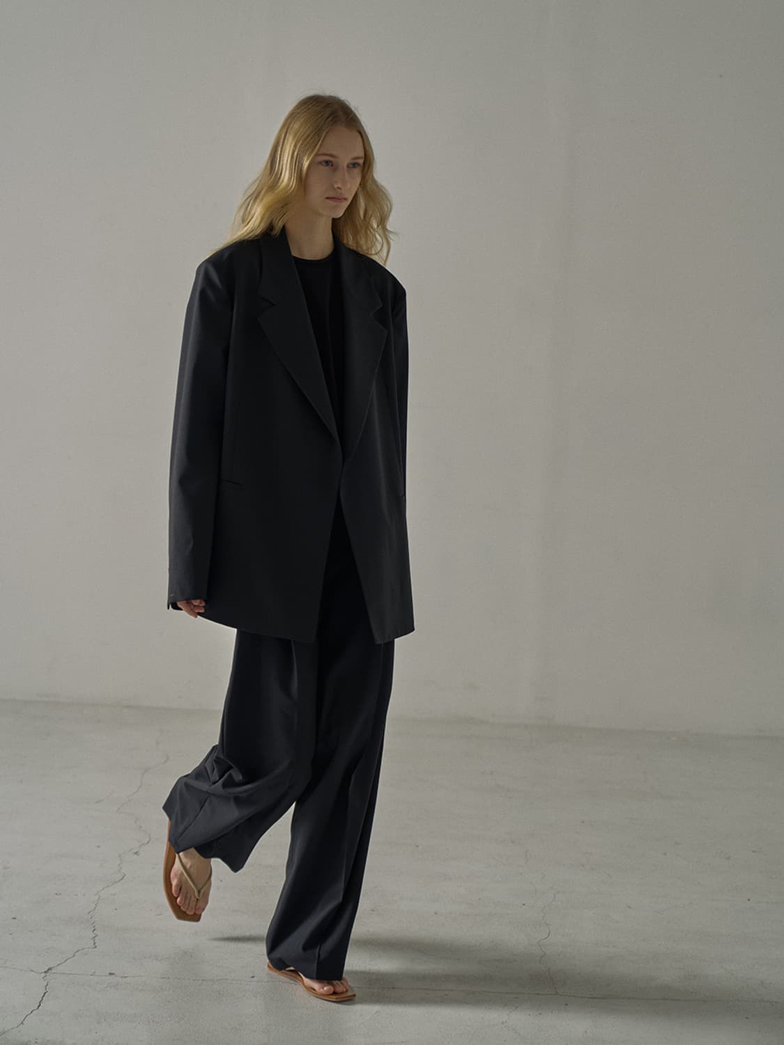 파사드패턴 오버핏 썸머 울재킷 블랙컬러 상품이미지2