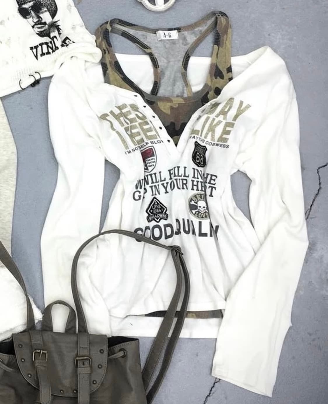 큐빈티지 세트 팝니당 y2k 카모 롱슬리브 레이어드 코디 차일드매거진 상품이미지1