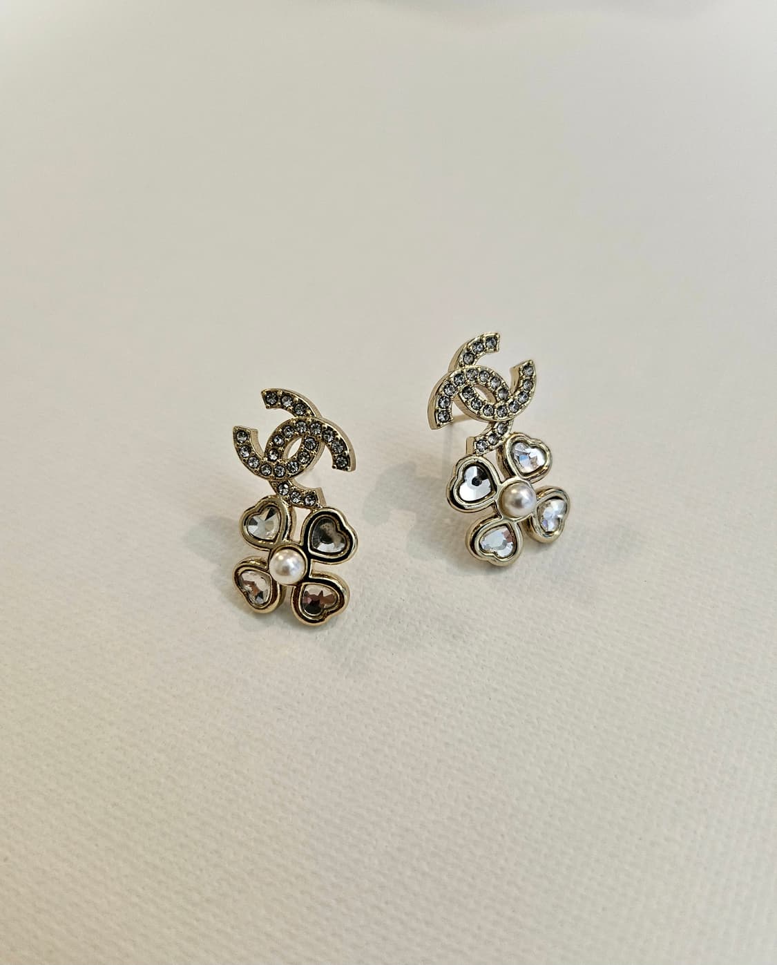 샤넬 CC 크리스탈플라워 귀걸이 샴페인골드 업사이클링 상품이미지4