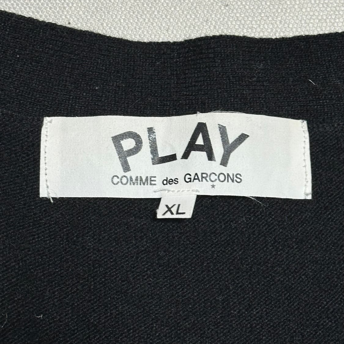 XL 꼼데가르송 골드 하트와펜 블랙 울 가디건 상품이미지4