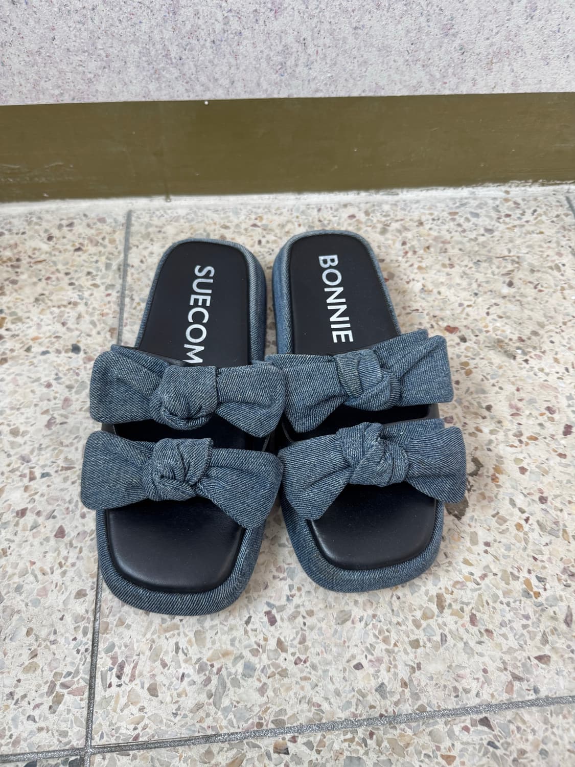 슈콤마보니 리본 샌들 (235-250) 상품이미지1