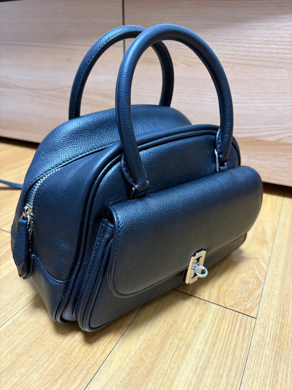 분크 하프문 포켓 토트 s BK 상품이미지2