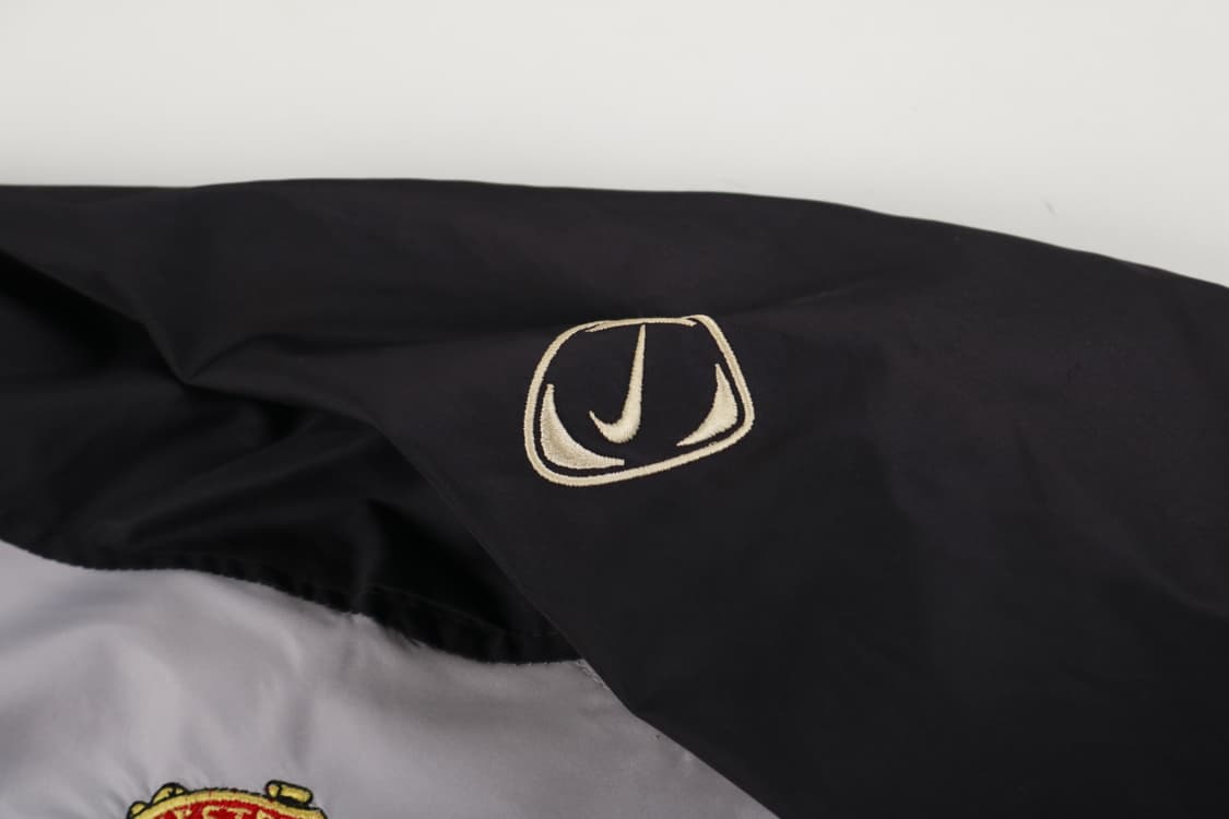 [S] 나이키 02-04 맨유 레인자켓 상품이미지3