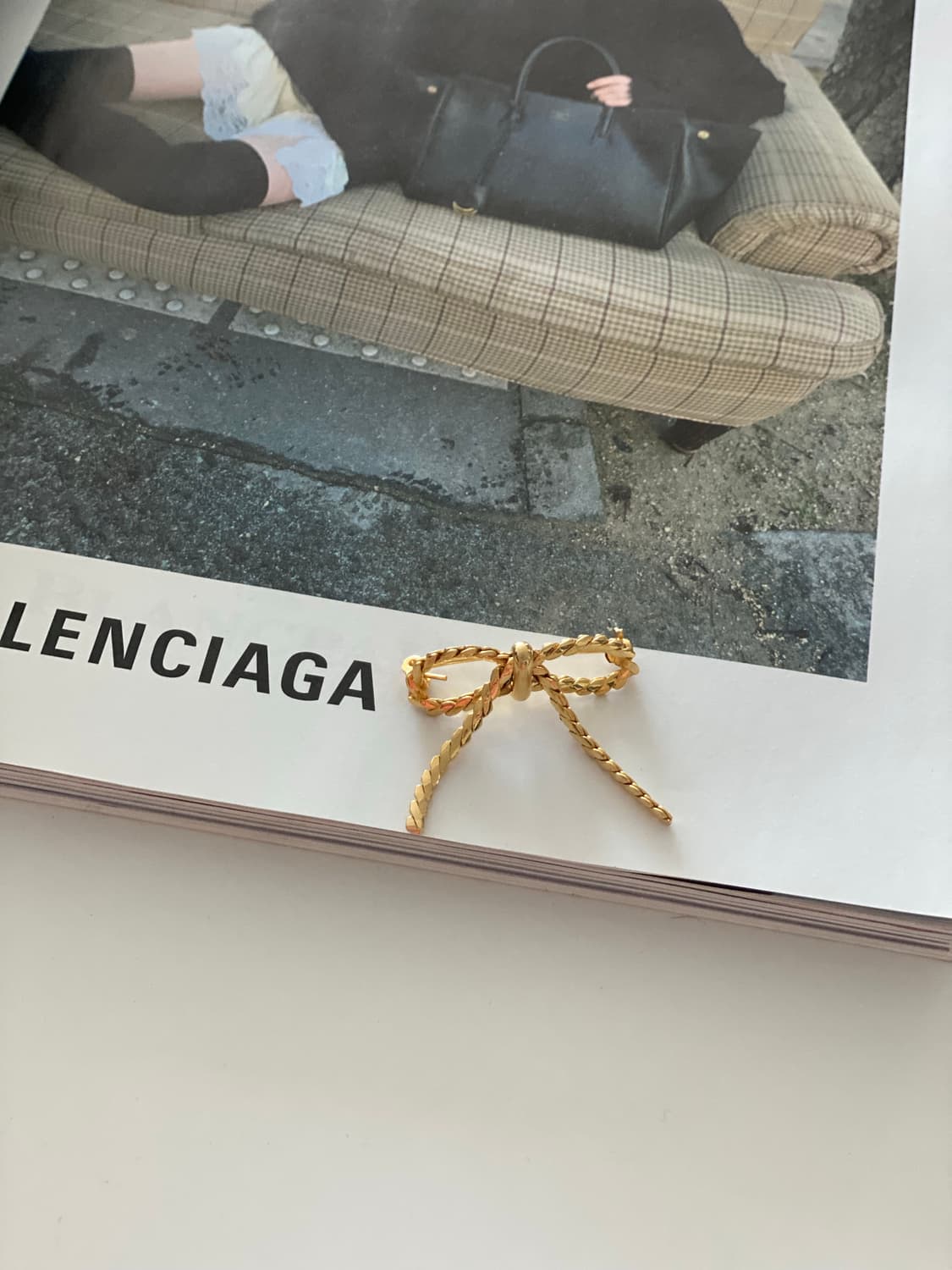 주인장 추천 골드 리본 브로치 상품이미지1