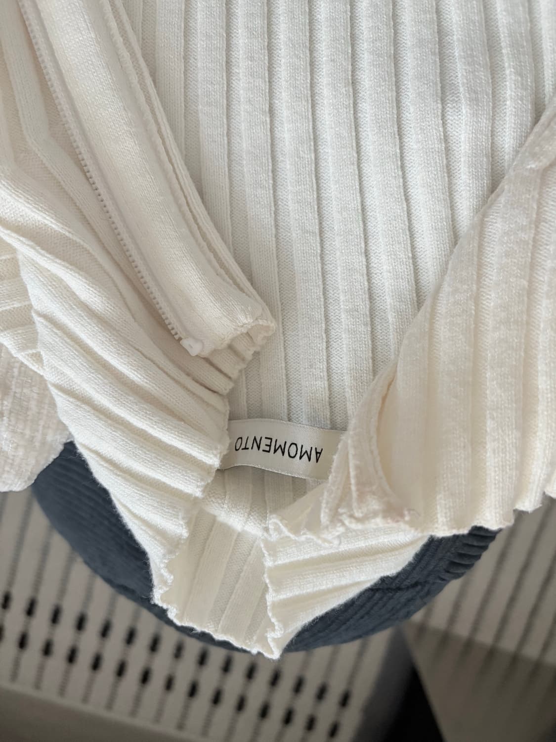 아모멘토 니트집업 상품이미지5