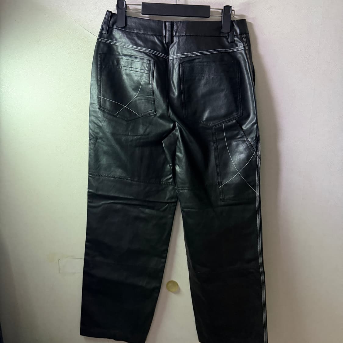 마뗑킴 블랙 레더팬츠 M (여성 55-66정도) 상품이미지3