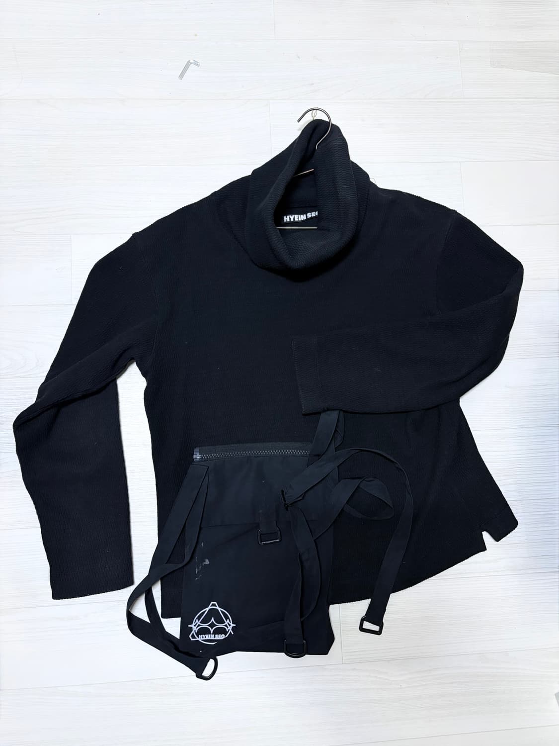 혜인서 포켓 롱 슬리브 하이넥 터틀넥 상품이미지3