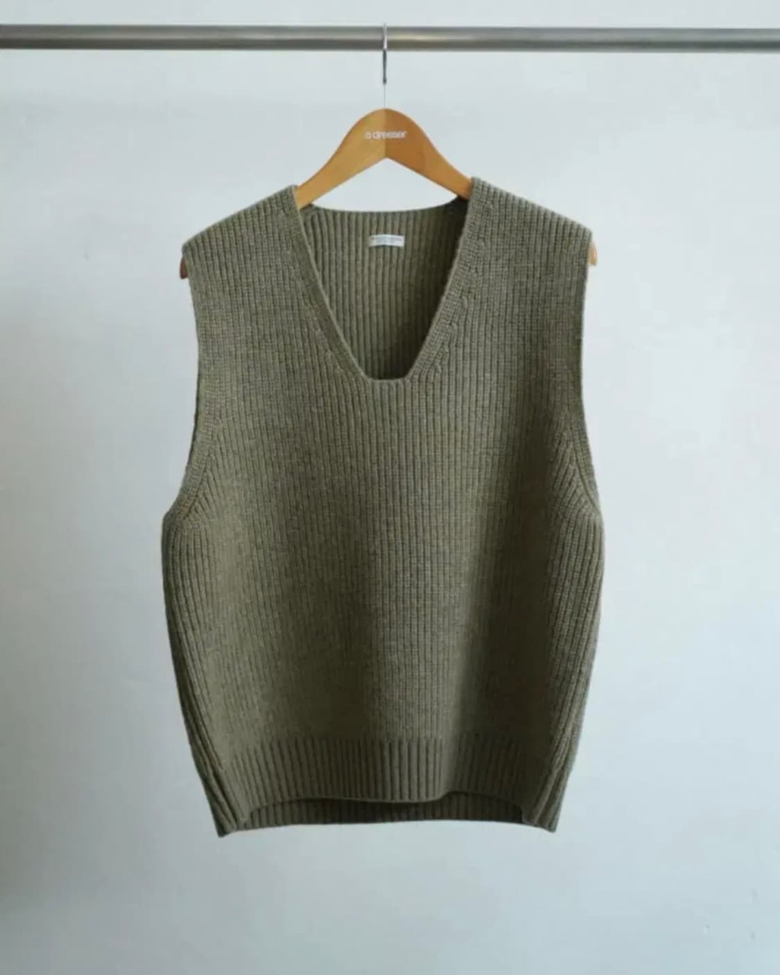 피그벨 A,R,C KNITTING VEST 카키 2사이즈 새상품 판매 상품이미지1