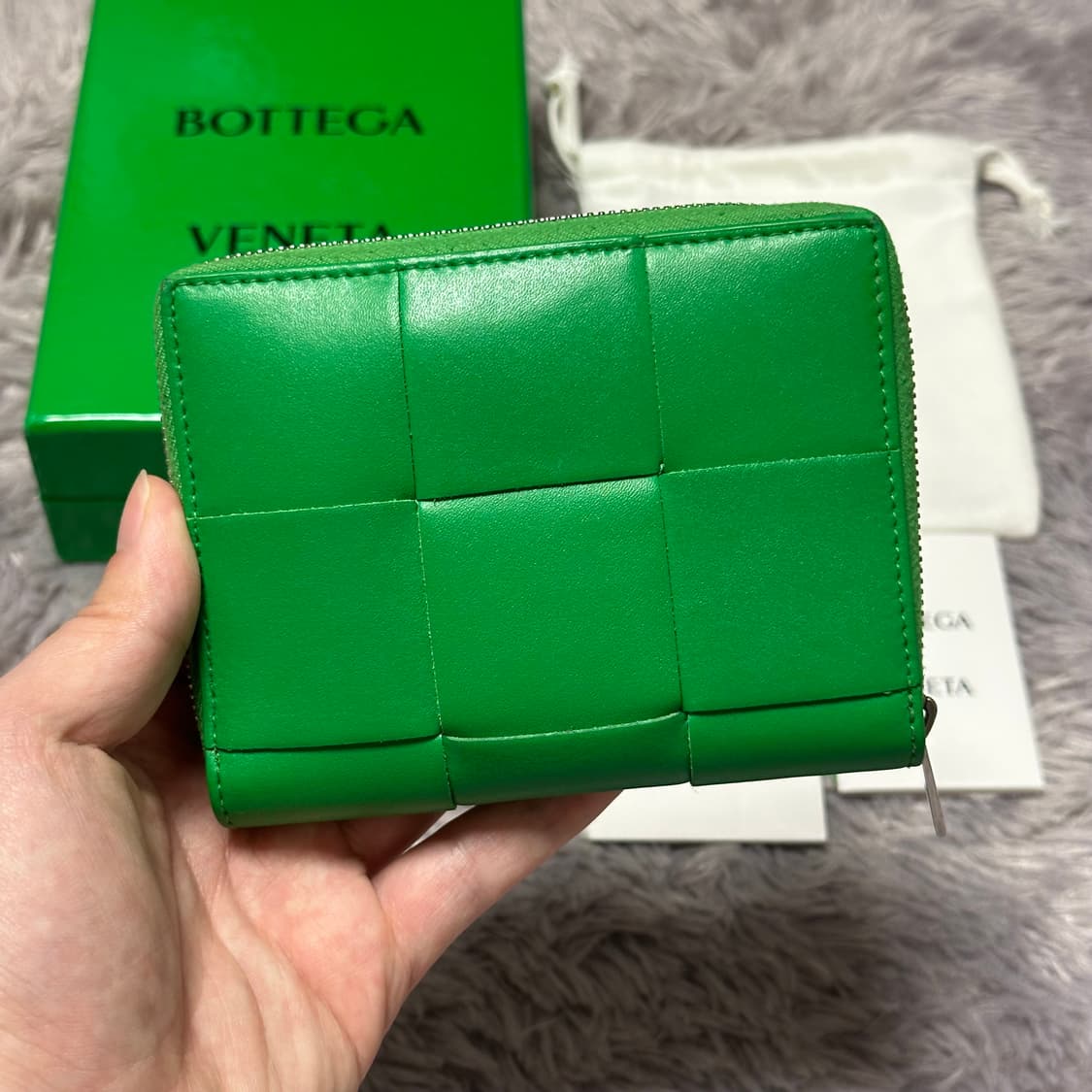 [풀구성] 보테가베네타 맥시 플랩 반지갑 그린 상품이미지1