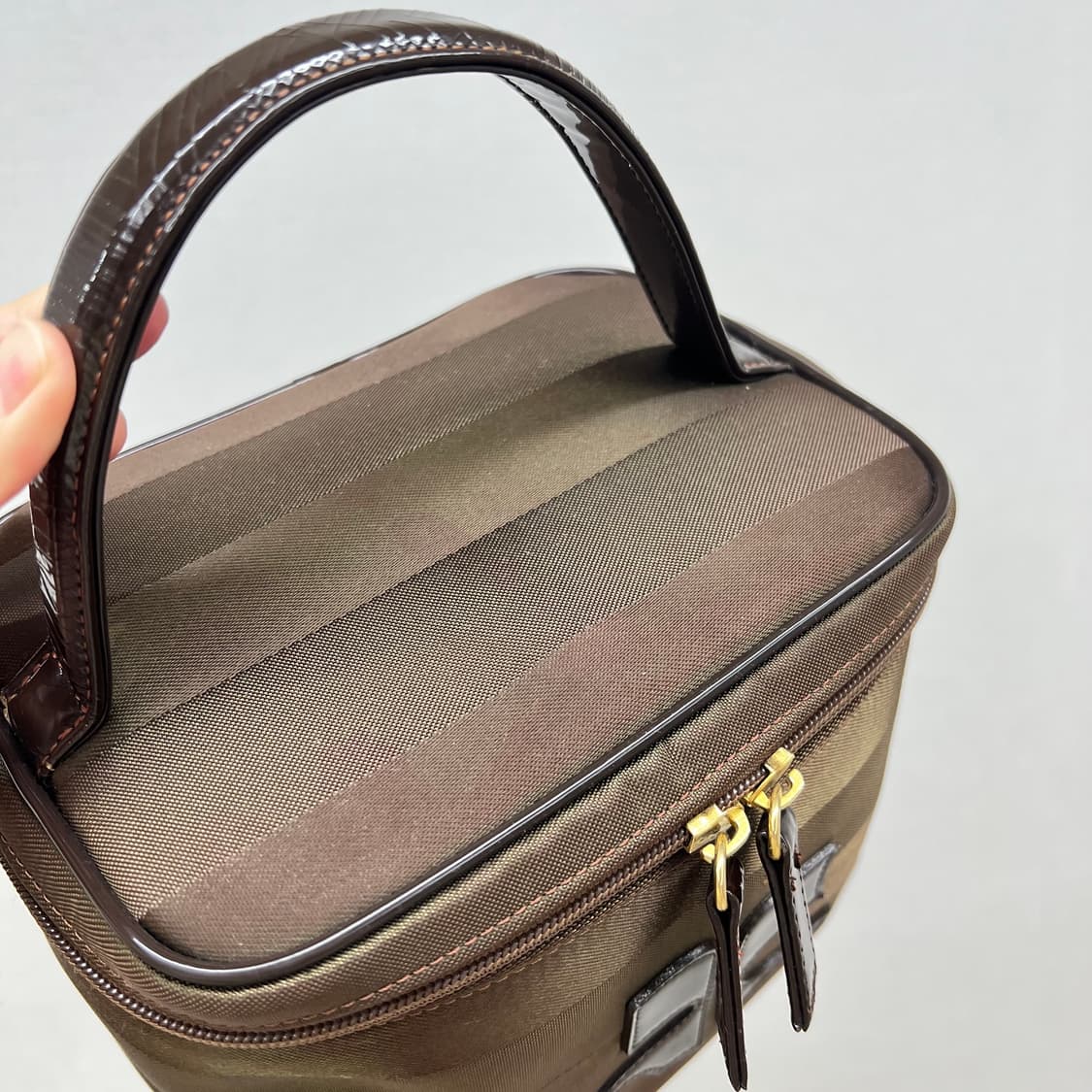 꾸레쥬 카키브라운 배니티 코스메틱백 상품이미지7