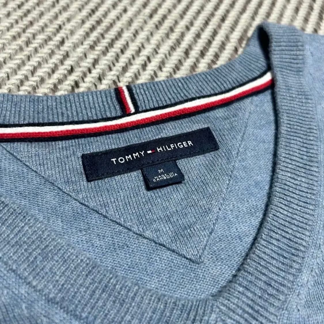 [M] Tommy 타미힐피거 하늘색 브이넥 니트 상품이미지5