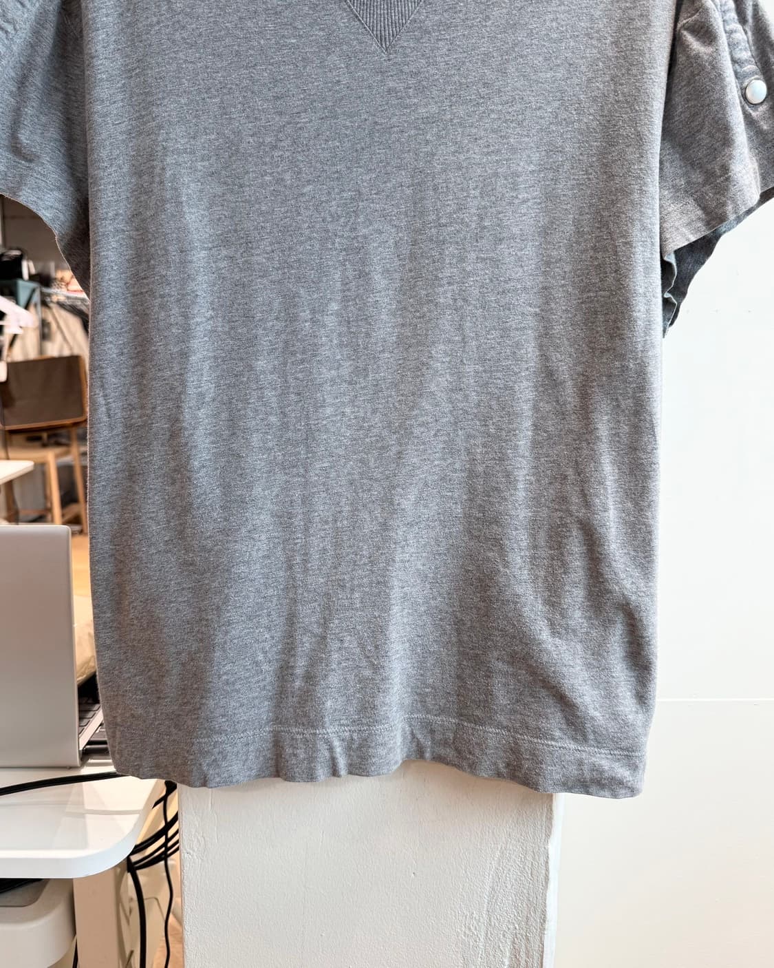 드리스 반 노튼 그레이 롤업 탭 하프티 상품이미지6