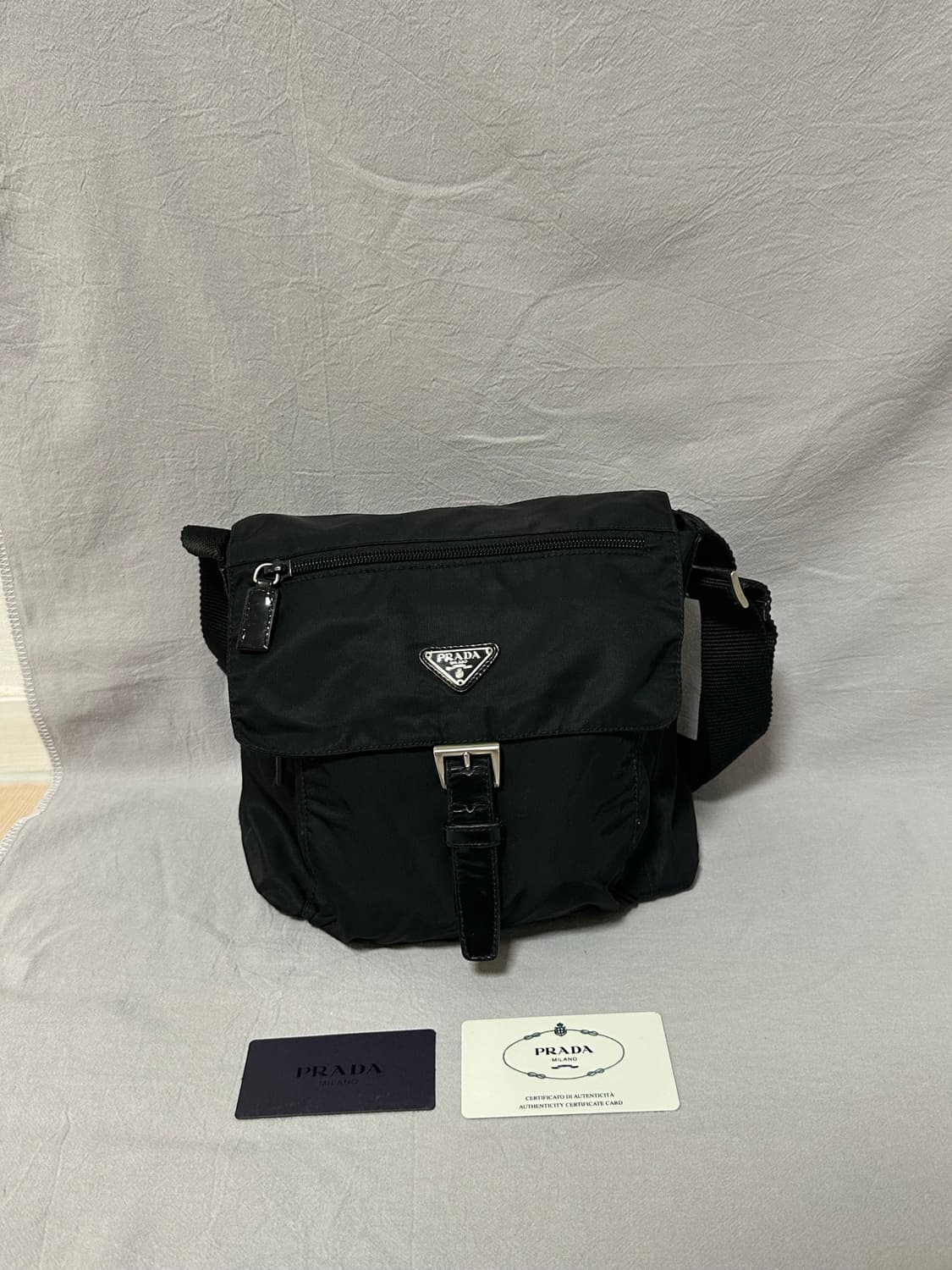 프라다 버클 크로스백 메신저백 나일론 포코노 주우재백 상품이미지1