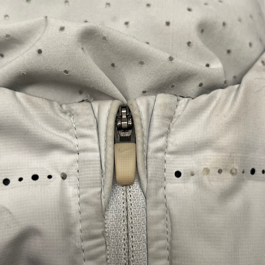 [정품/95,m] 나이키 러닝 에어로로프트 패딩 베스트 b14 상품이미지5