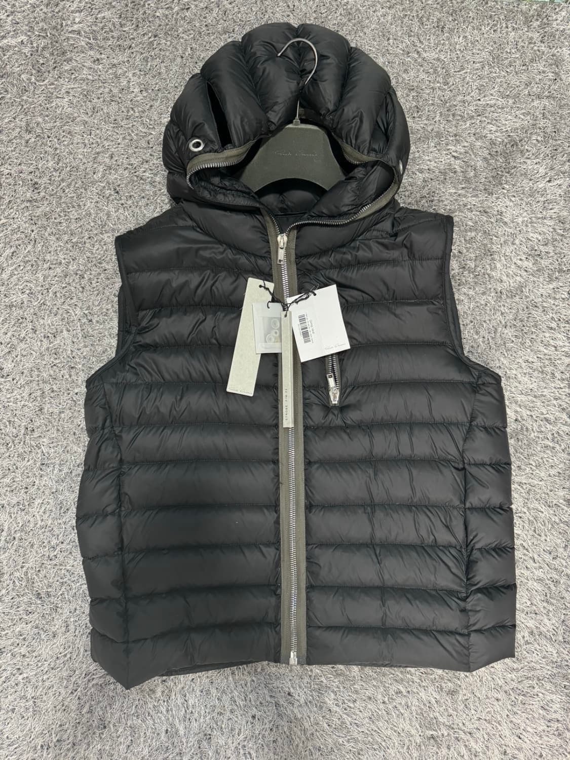 릭오웬스 김프 패딩 베스트 블랙 상품이미지2