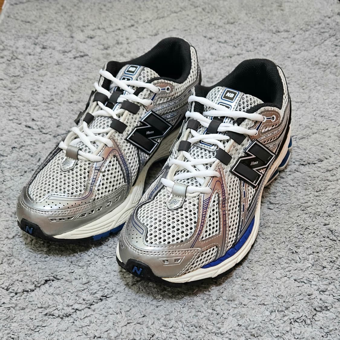 뉴발란스 1906R 240 상품이미지2