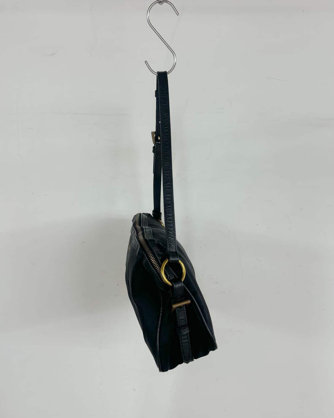 프라다 블랙 나일론 사피아노 가죽 크로스백 상품이미지3