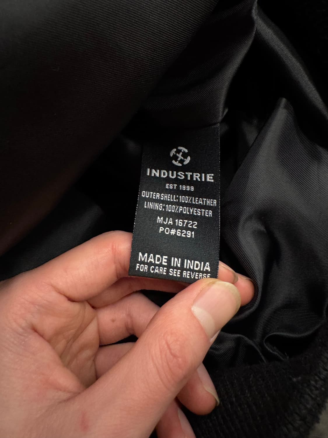 인더스트리 리얼 레더 봄버 자켓 전면 패치 포인트 블랙 상품이미지7