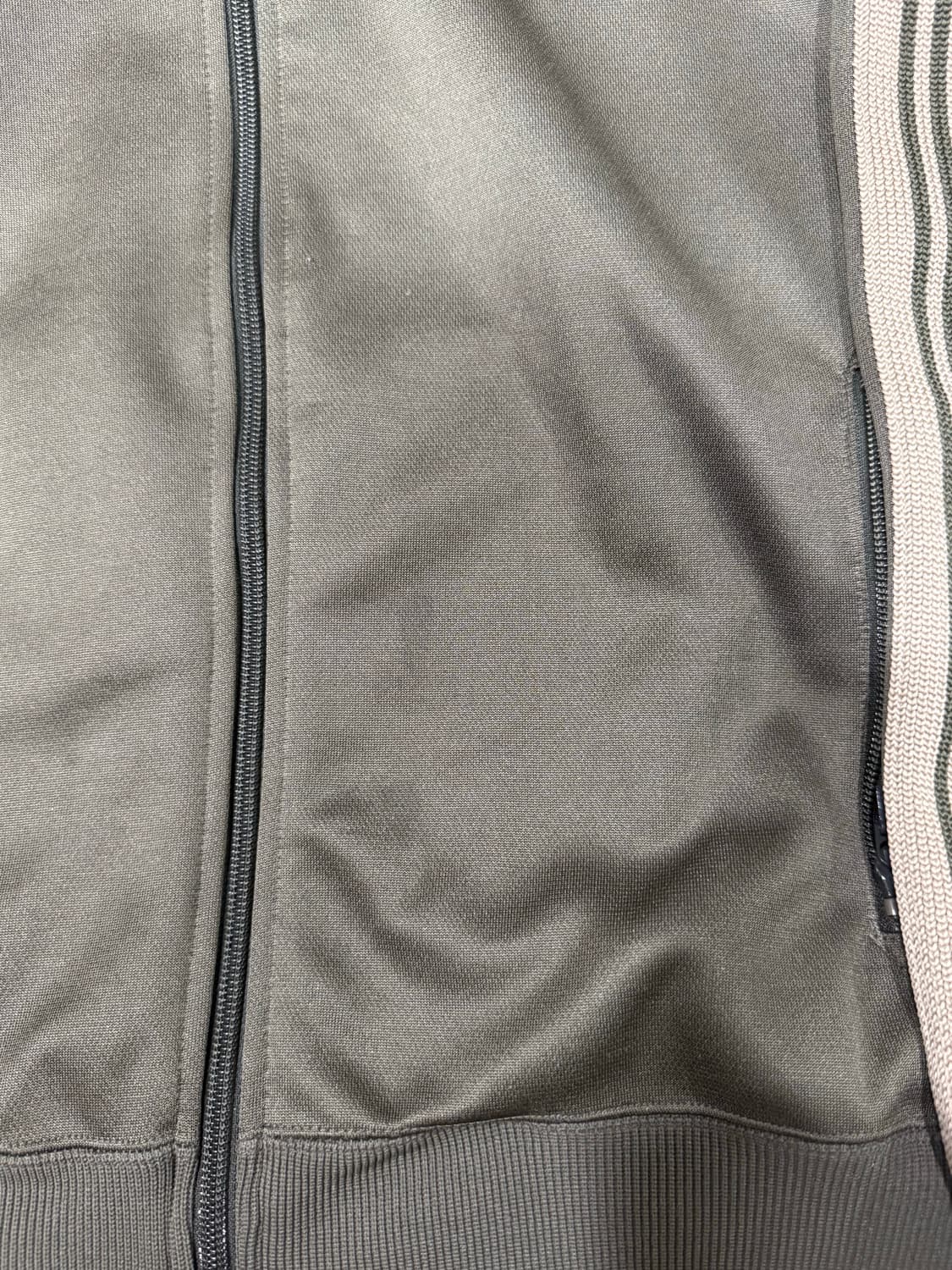 니들스 LHP 별주 트랙자켓 올리브 상품이미지3