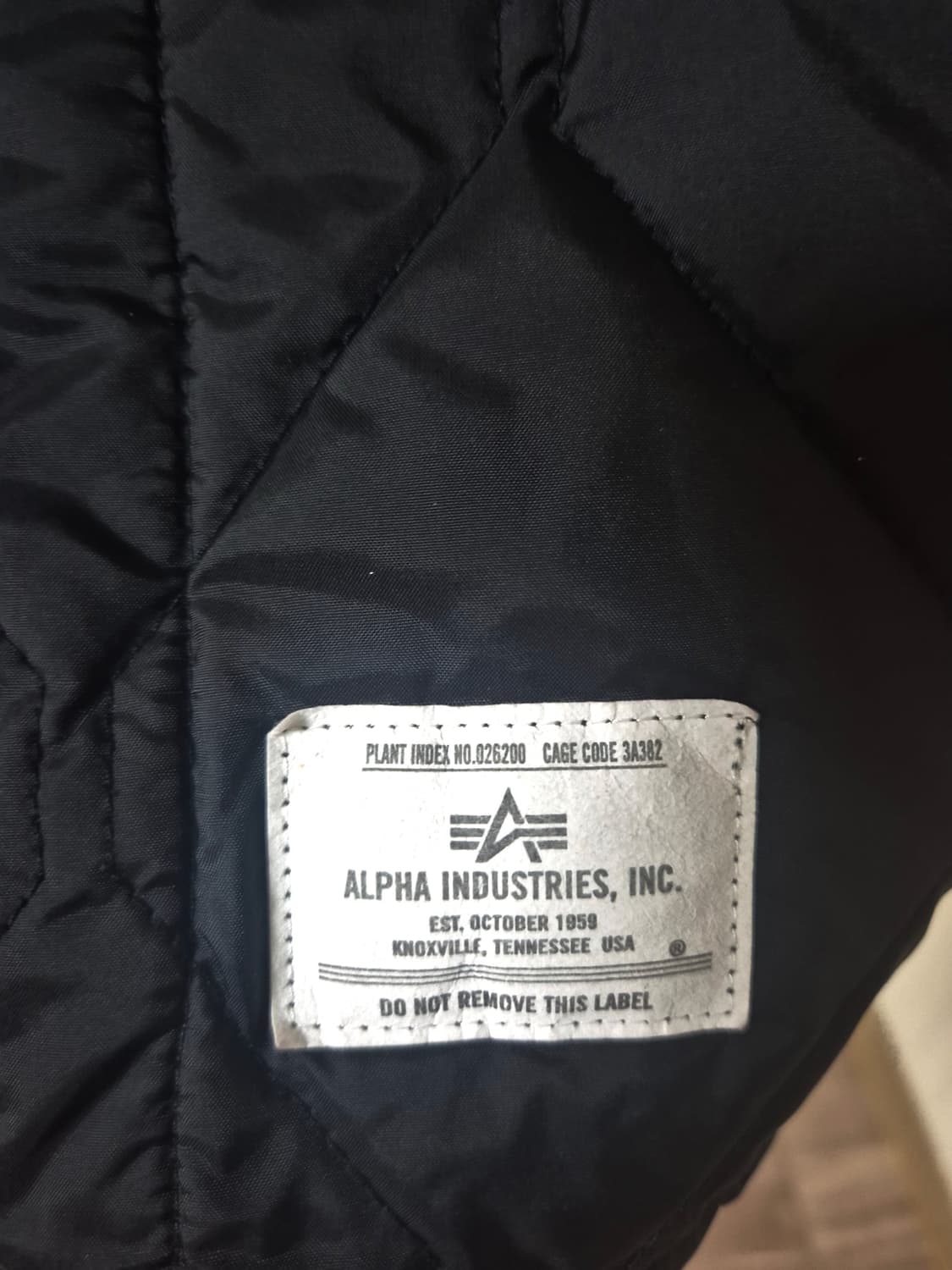 알파 인더스트리(Alpha Industries) 퀼팅 유틸리티 재킷으로, 상품이미지5