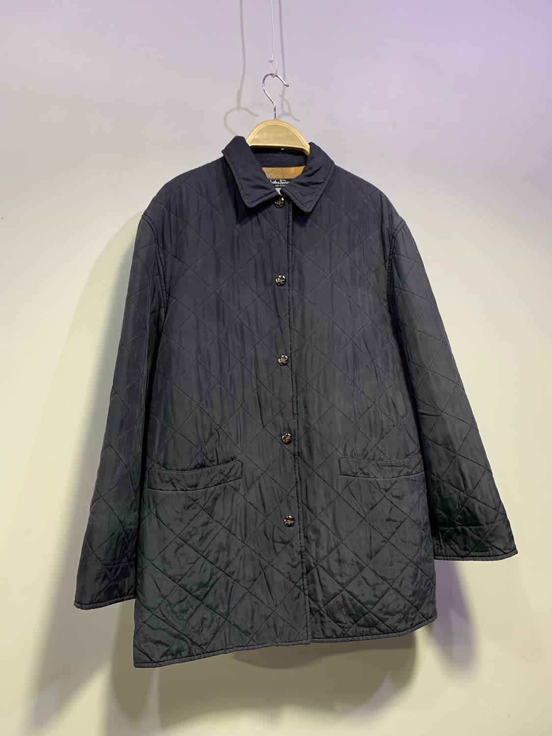 페레가모 퀄팅자켓 판매합니다 상품이미지3