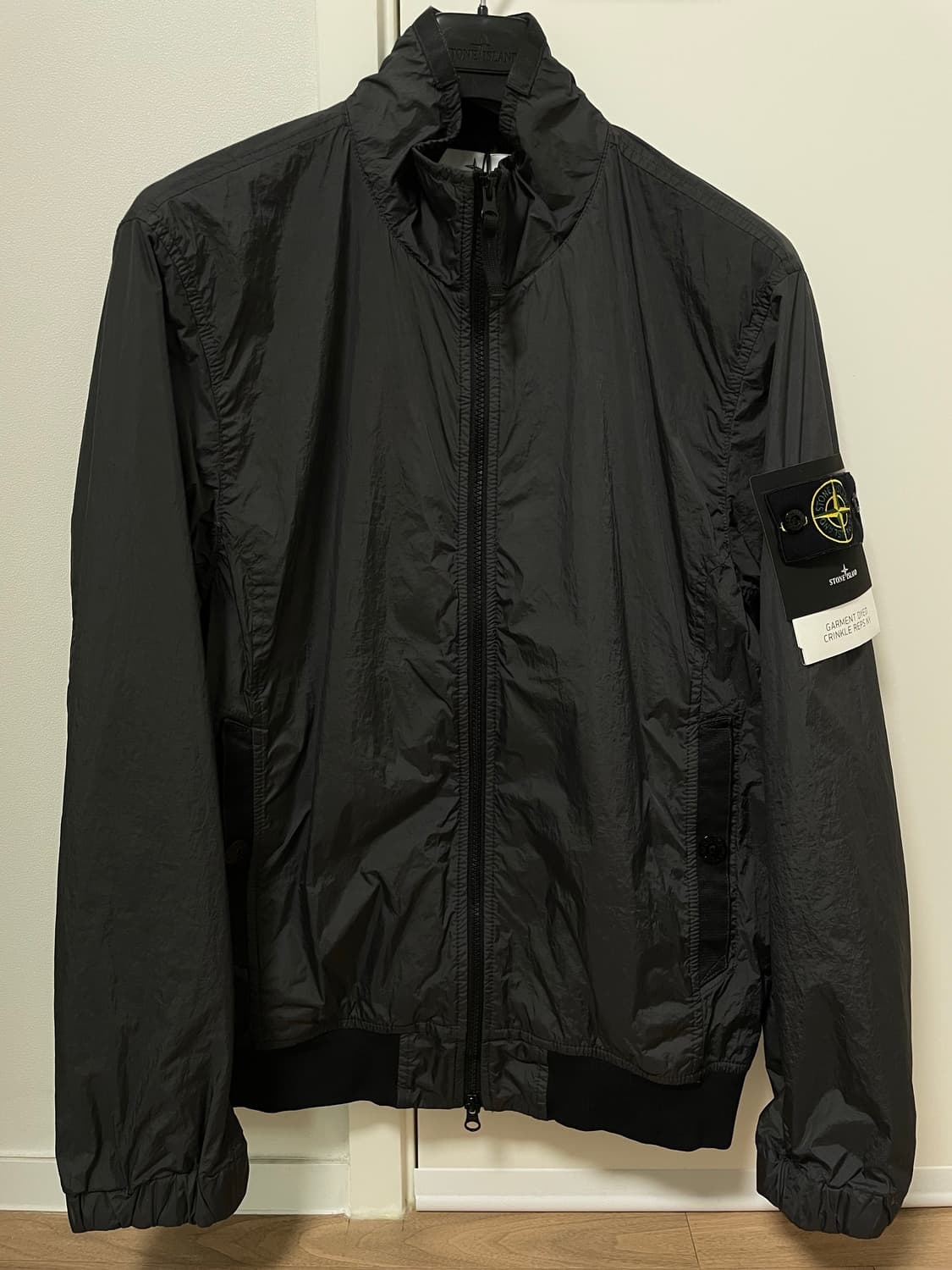 (새상품) 스톤아일랜드 크링클랩스 바람막이 상품이미지1