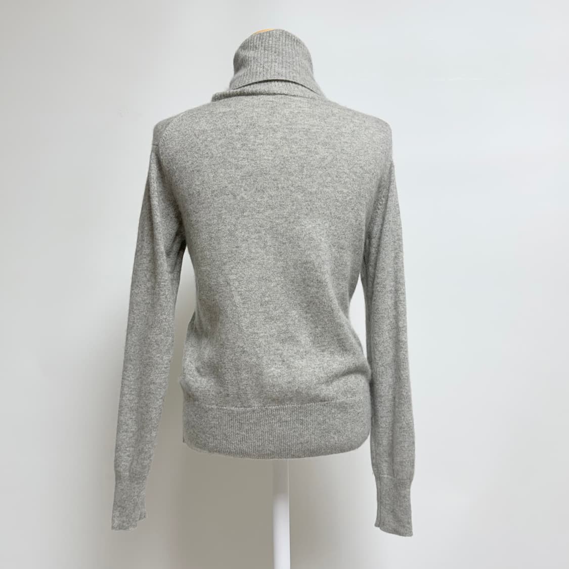 [캐시미어 100%] 유니클로 그레이 터틀넥 니트 S 상품이미지3