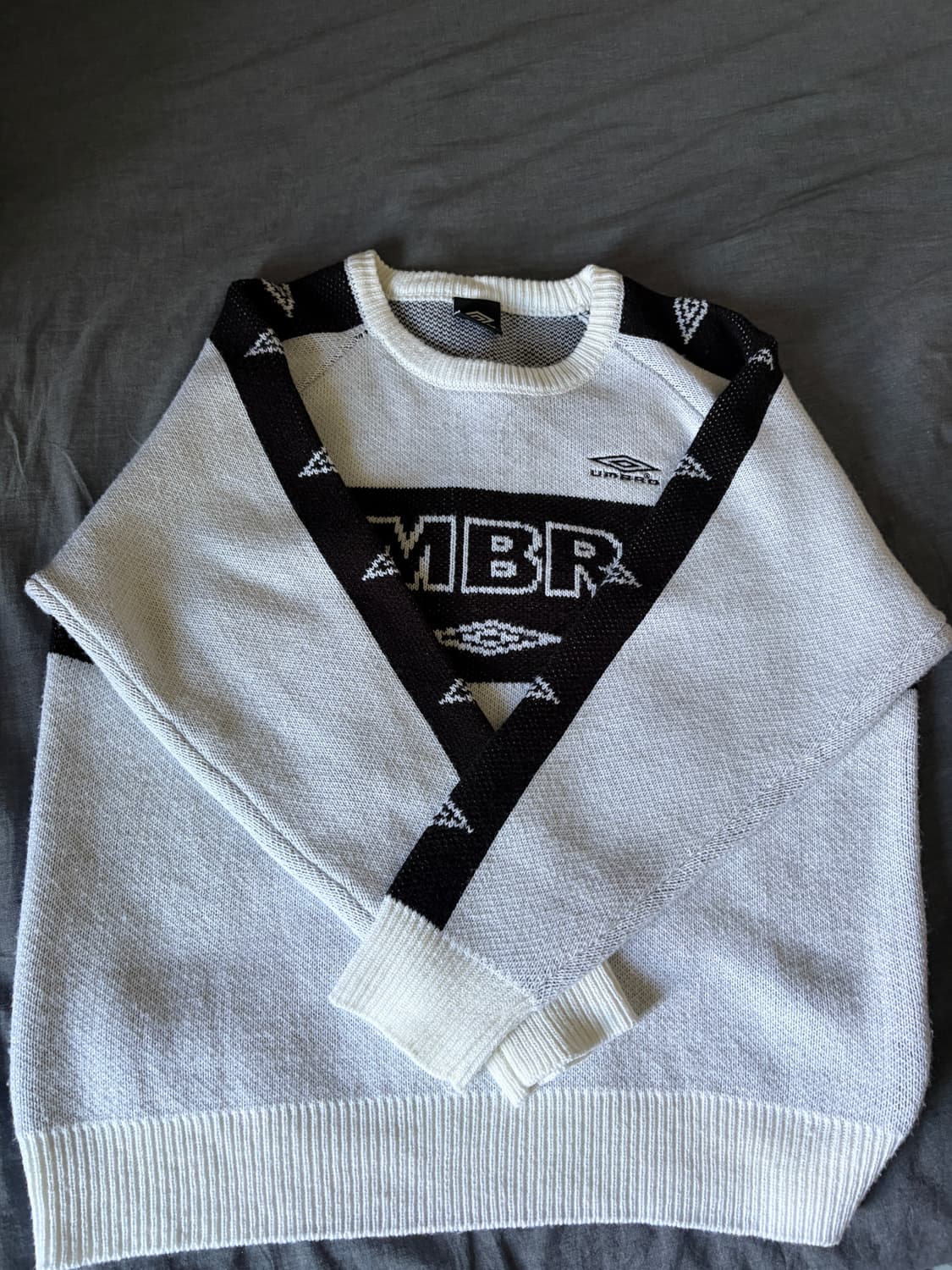 엄브로 x 프릭스스토어 별주 콜라보 니트 화이트 L 상품이미지2