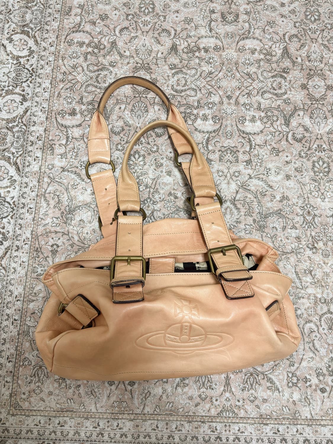 비비안웨스트우드 피치베이지 토트백 숄더백 상품이미지1