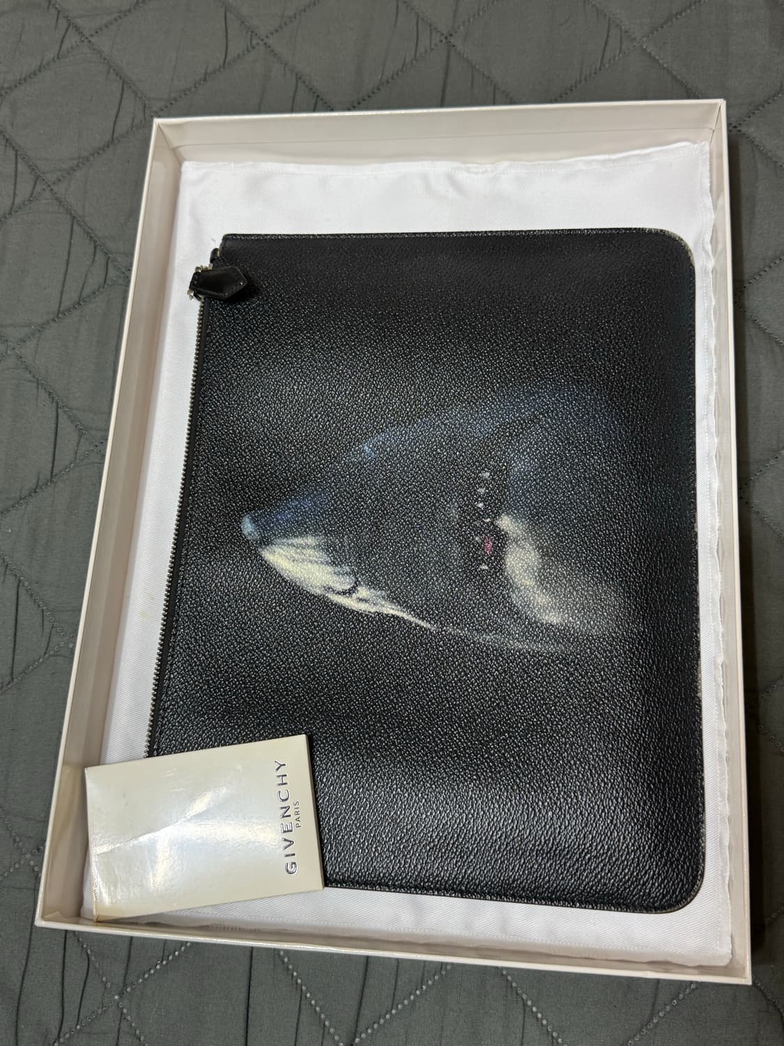 지방시 샤크 레더 클러치 블랙 상품이미지1