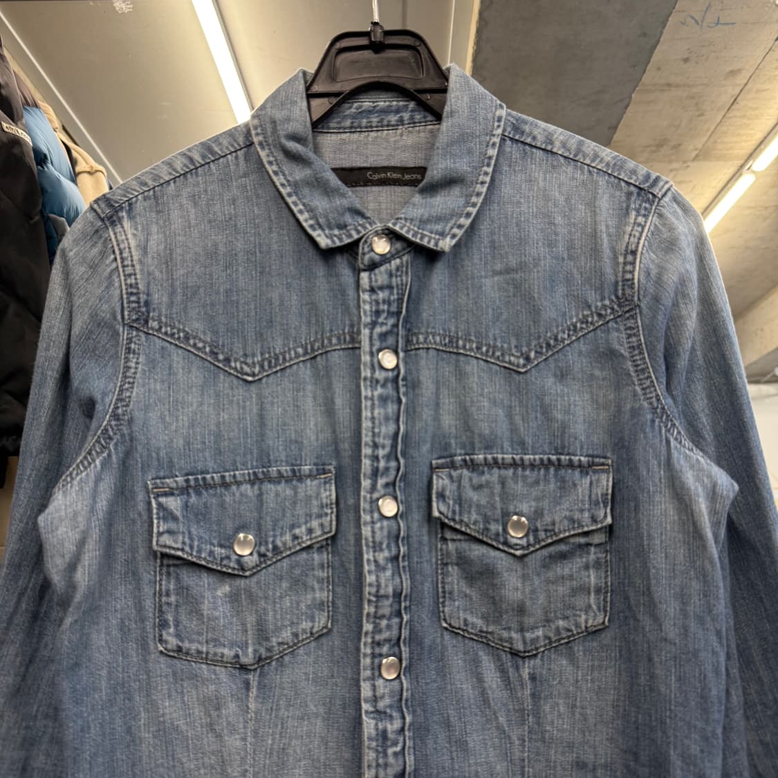 Calvin Klein Washed Denim Shirt 상품이미지2