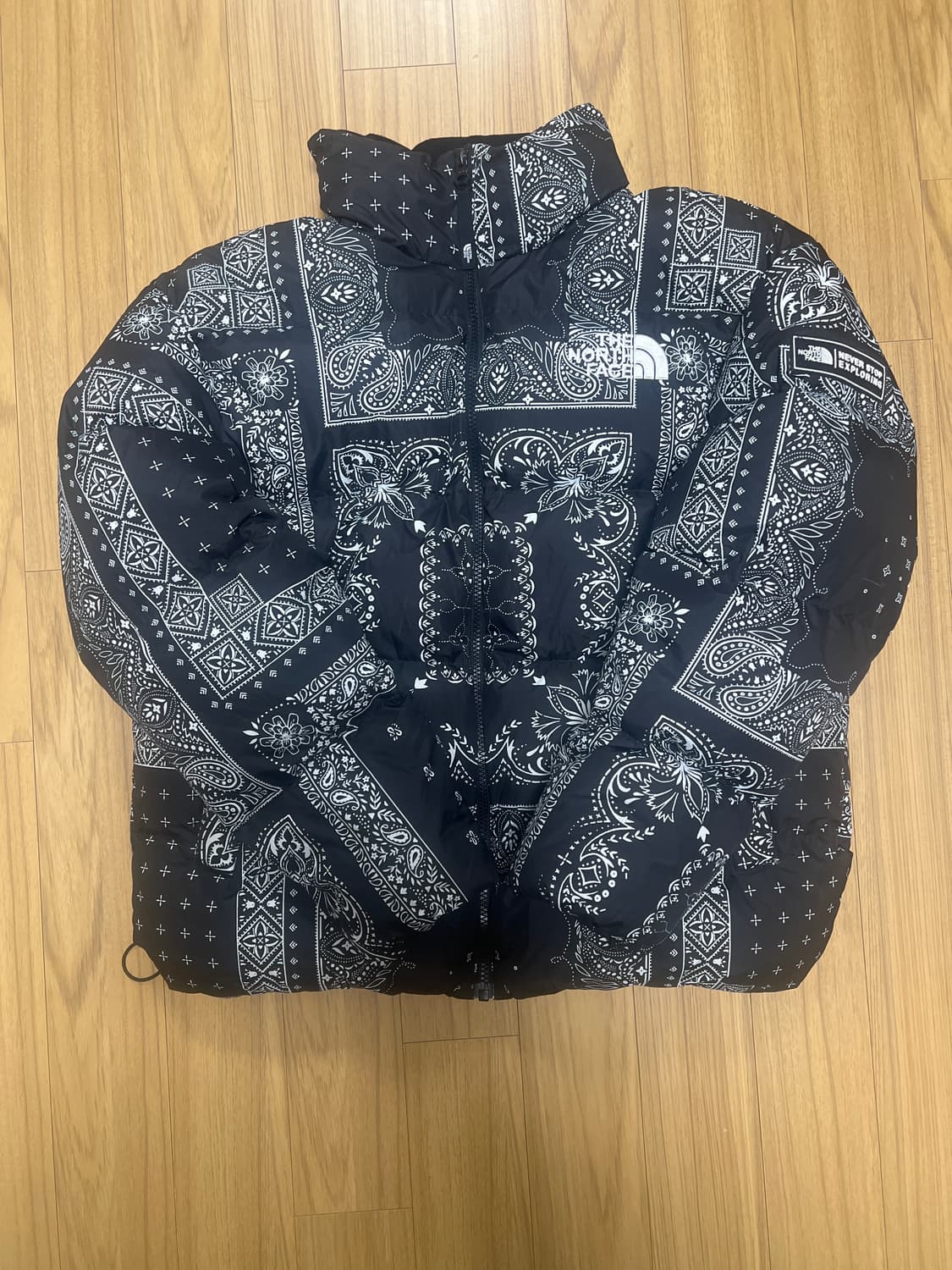 노스페이스 노벨티 로프티 다운 자켓 리얼 블랙 상품이미지2