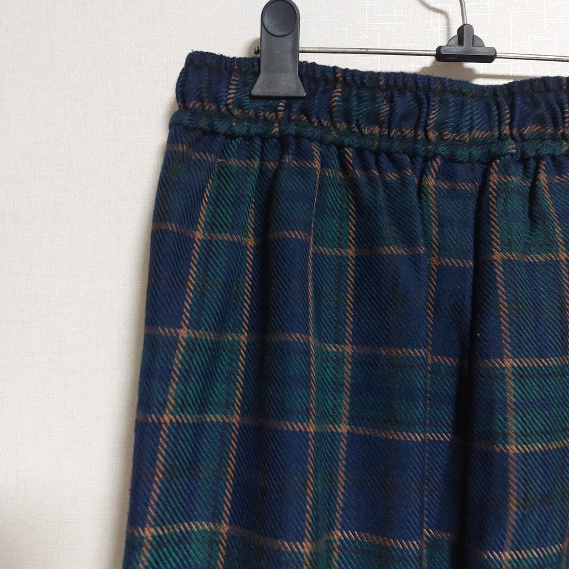 딥그린 타탄 체크 미디 스커트 상품이미지2