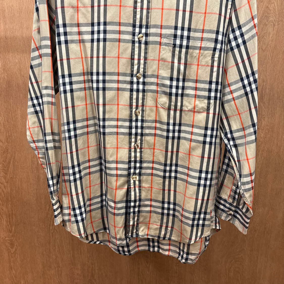 버버리 코튼 긴팔 셔츠 노바 체크 패턴 디테일 레귤러핏 베이지 상품이미지5