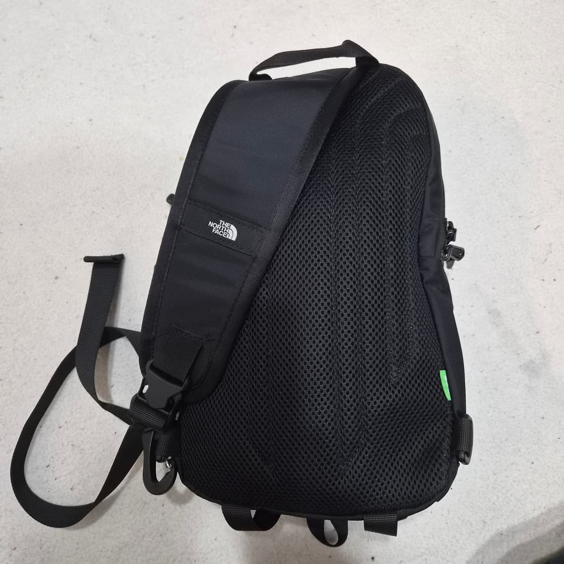 노스페이스  메쉬미니 슬링뱁 상품이미지3