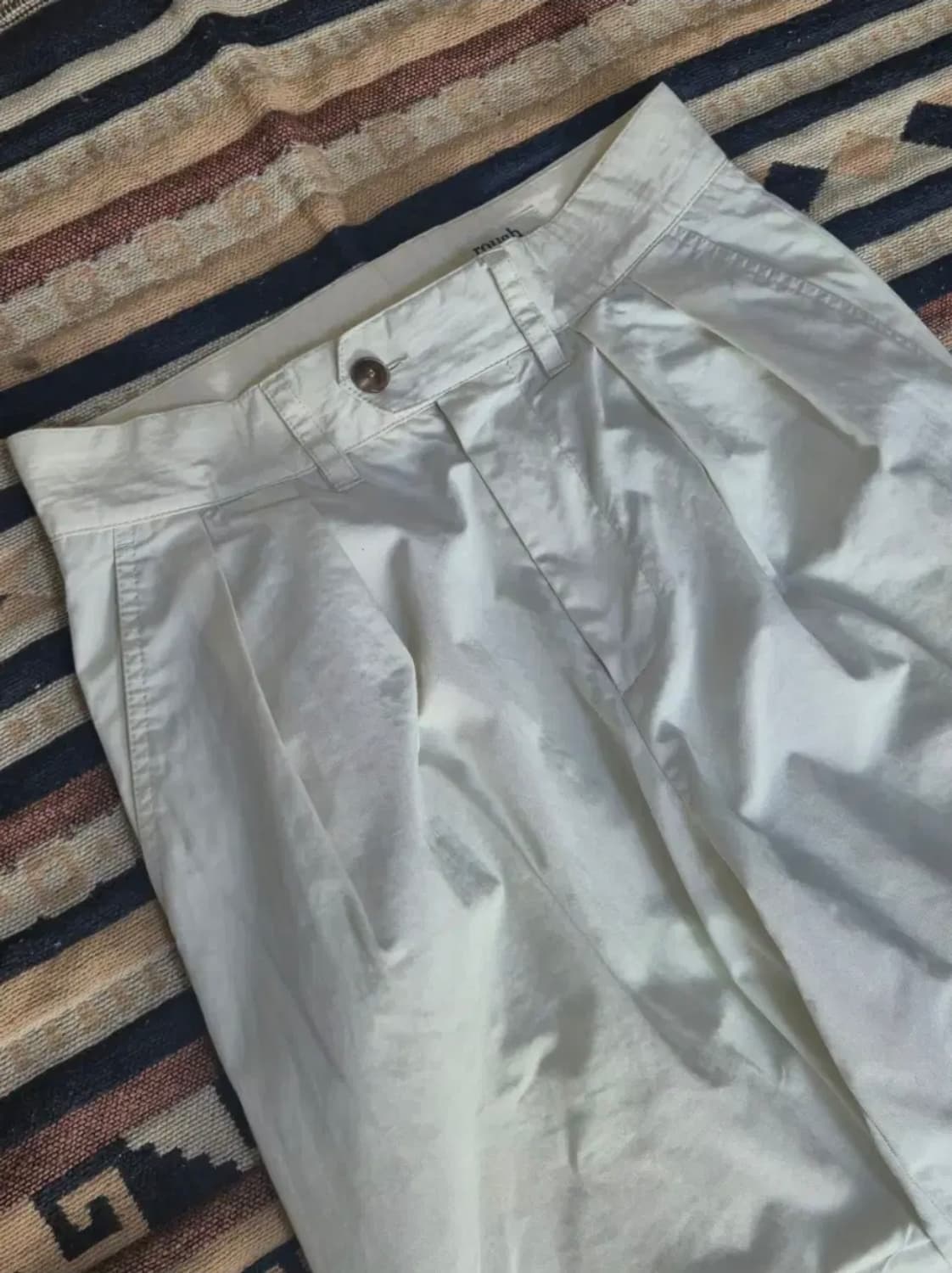 [2]러프사이드 투턱 팬츠 에크루 상품이미지2