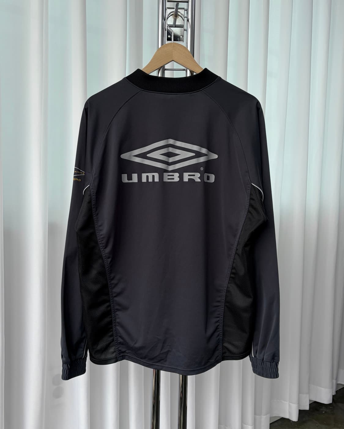 [L]엄브로 UMBRO 로고 피스테 웜업 져지 상품이미지4