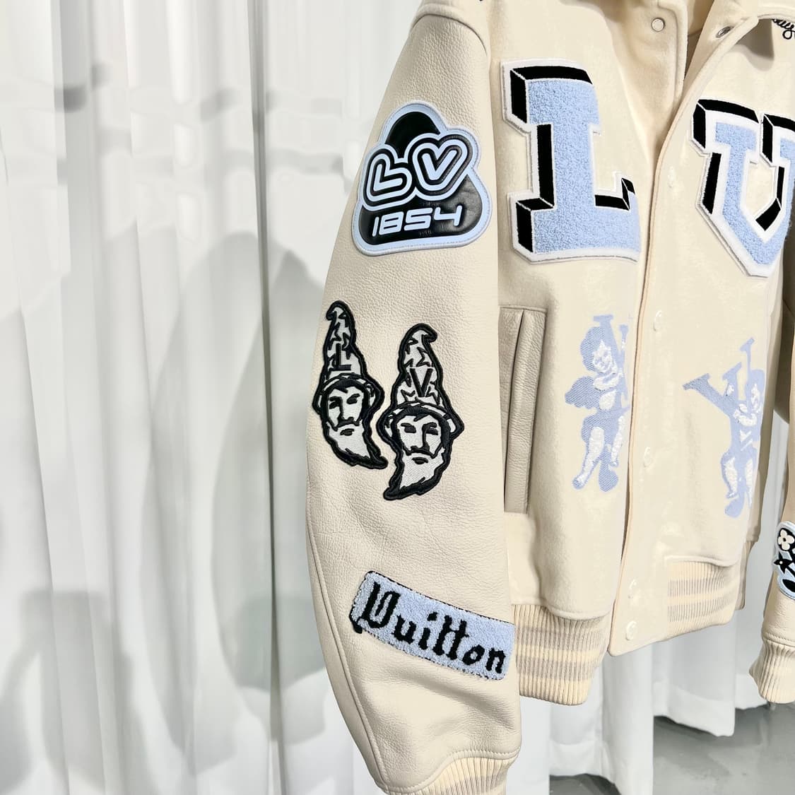 [정품] 루이비통 크림 바시티  50사이즈  상품이미지5