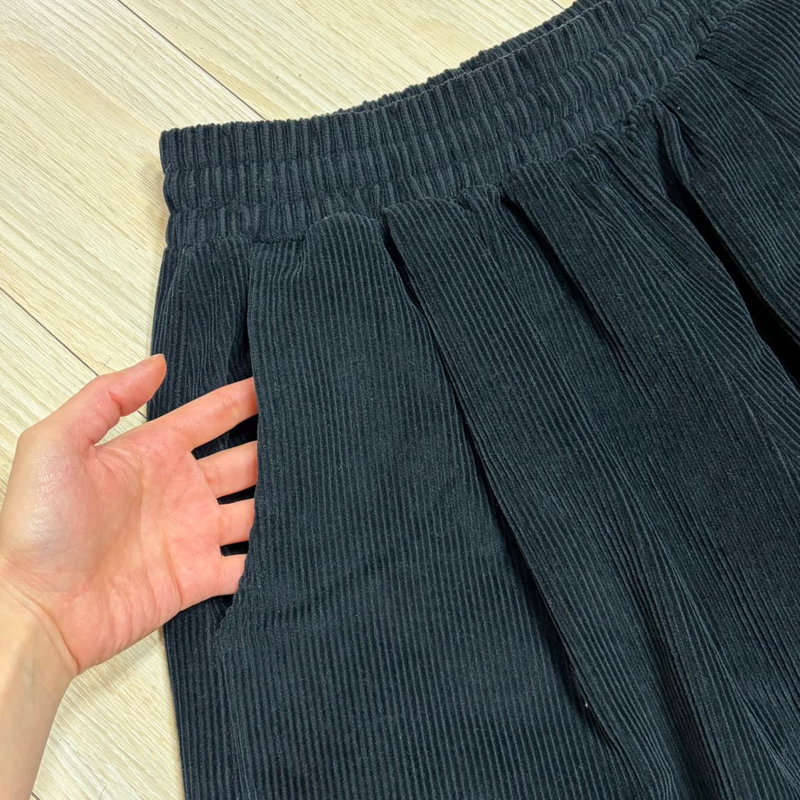 검정 코듀로이 와이드 벌룬 밴딩 팬츠 공용 무신사 걍새거 상품이미지3