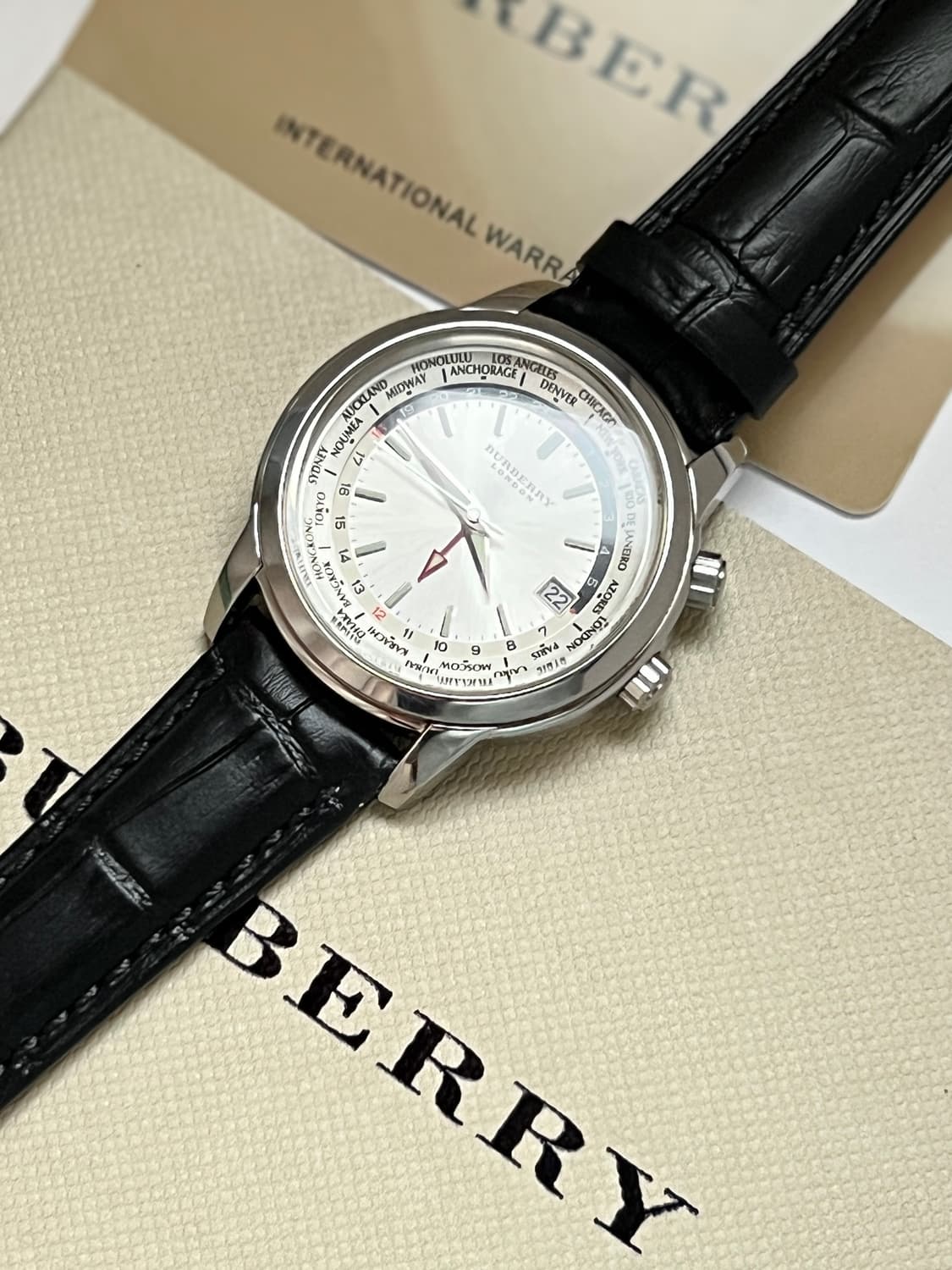 버버리 월드타임 남성 시계 상품이미지10