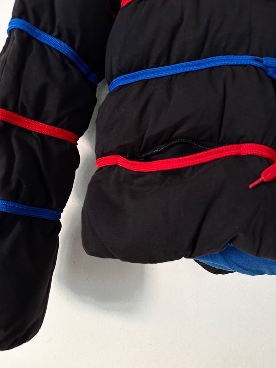 ADIDAS shoelace detail padded jacket  상품이미지3