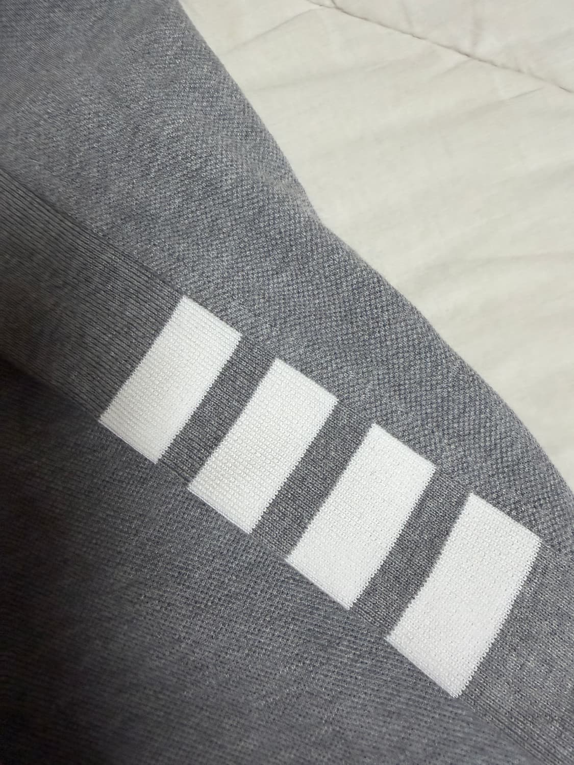 톰브라운 4바 스트라이프 반팔 상품이미지3