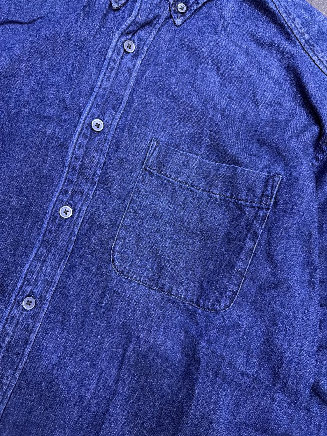 유니클로 포켓 버튼다운 캐쥬얼 데님셔츠 딥인디고 XL 상품이미지4