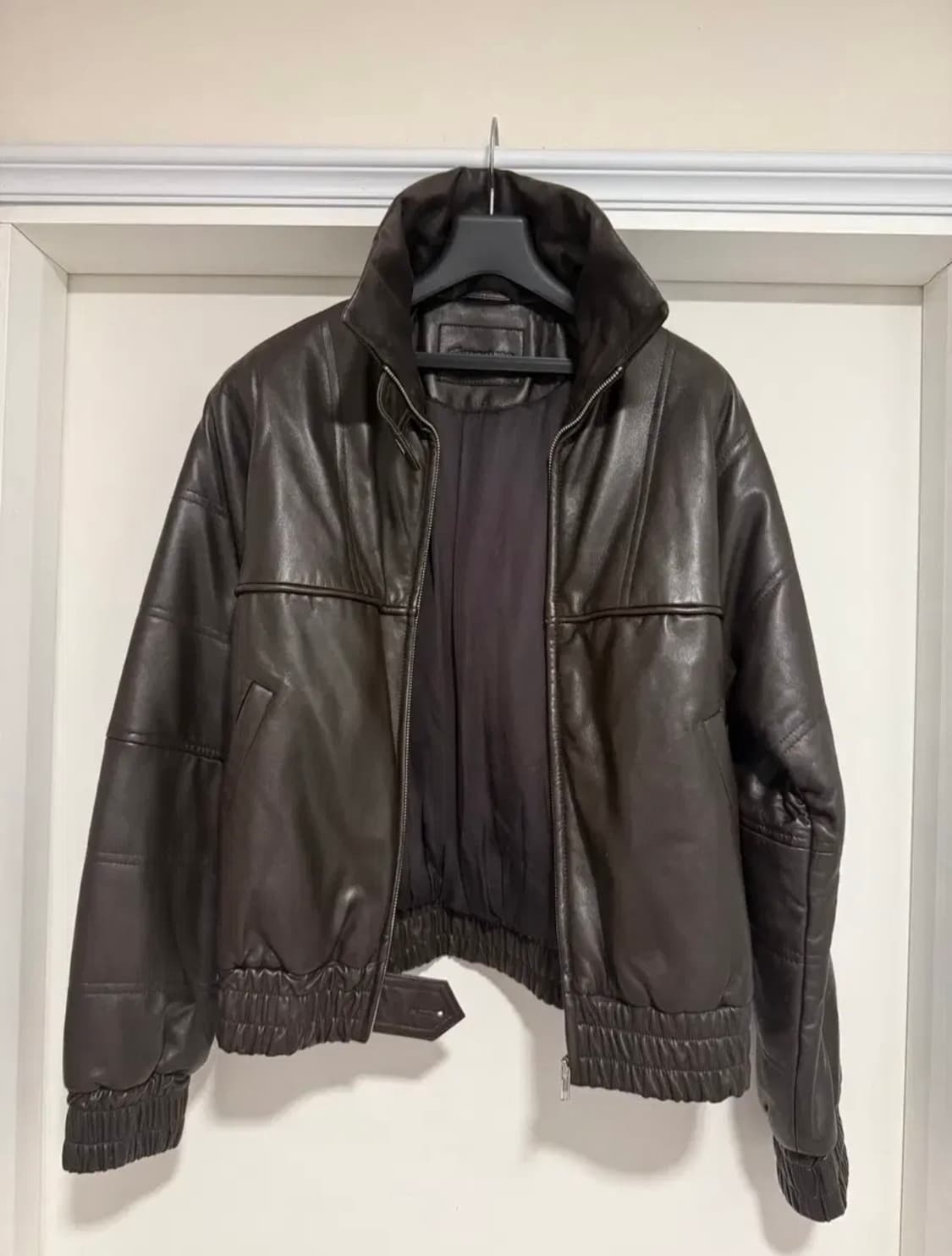 기마구아스 gimaguas 레더 하이넥 점퍼 상품이미지1