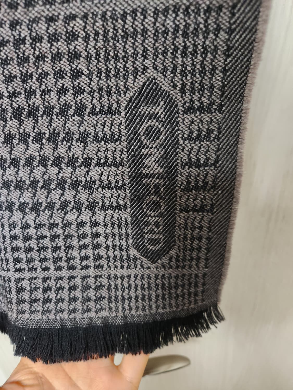 톰포드 울 머플러 상품이미지3