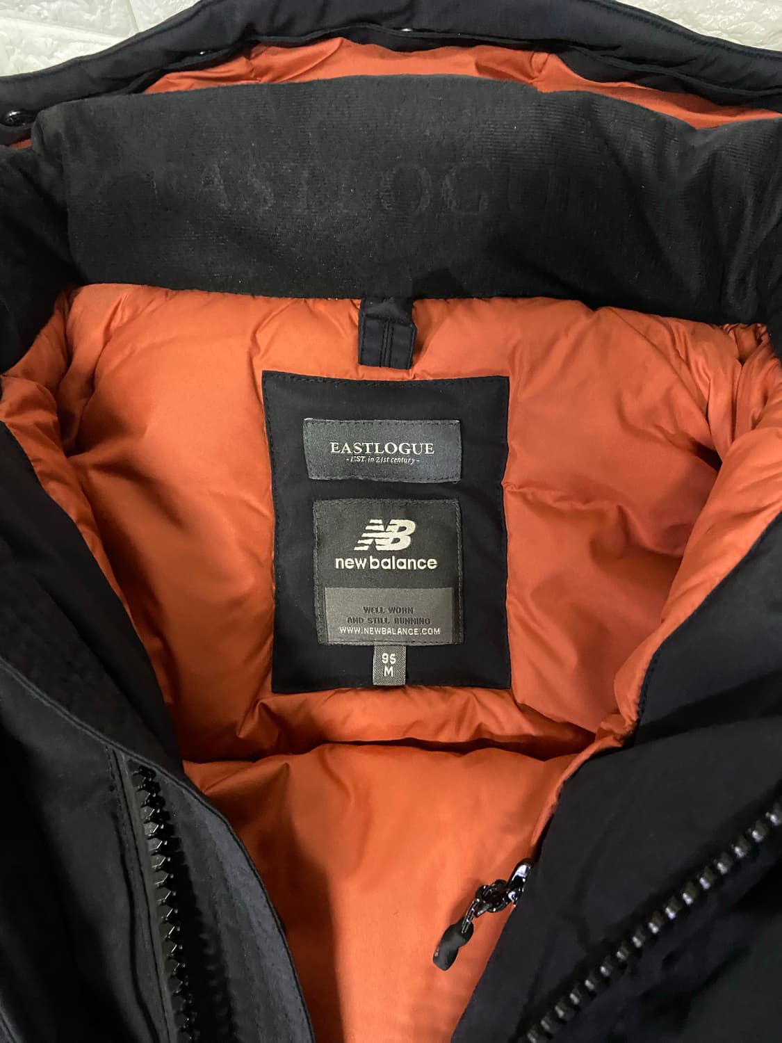 뉴발란스x이스트로그 고어텍스 구스다운 블랙파카 상품이미지10