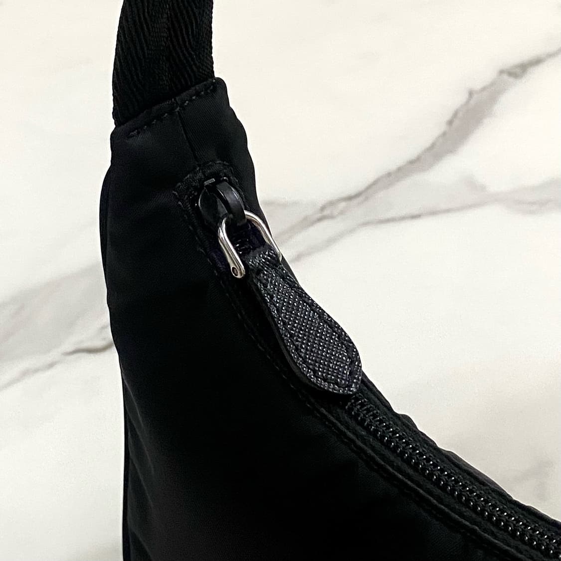 프라다 리나일론 테수토 호보백 가방 블랙 1NE515 상품이미지5