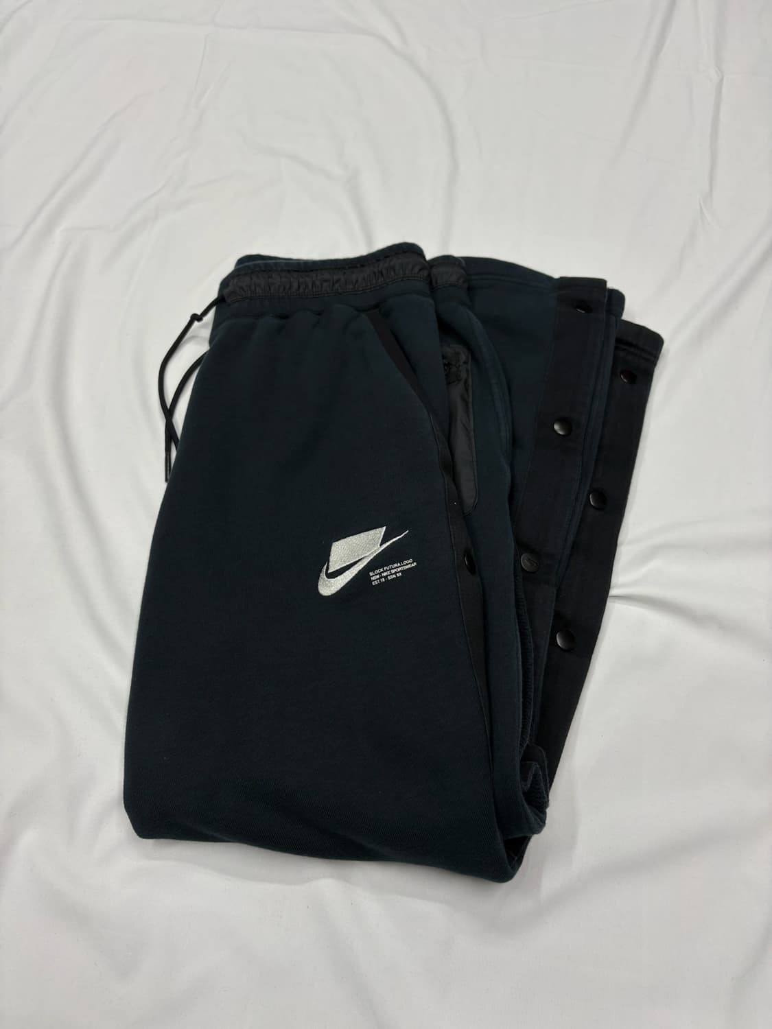 나이키 피그먼트 사이드버튼 블랭크로고 트레이닝 스웻팬츠 상품이미지6