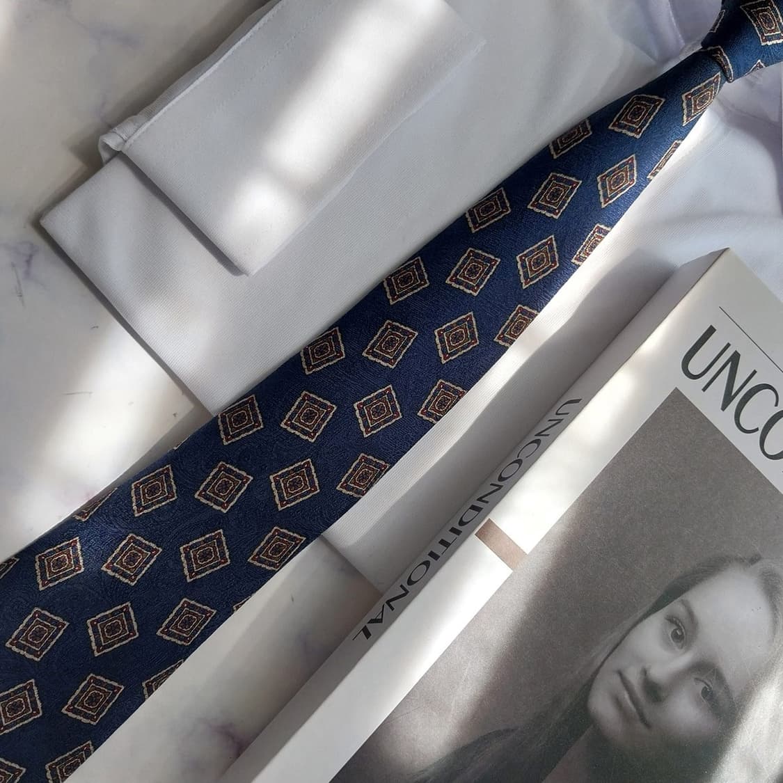 던힐 실크 네이비 기하 패턴 넥타이 9.1cm A등급 K2600 상품이미지5
